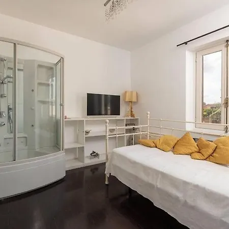 Luxurious Penthouse Lopez Roma