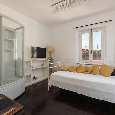Luxurious Penthouse Lopez